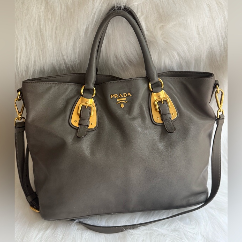 SOLD‼️‼️Prada Gray Leather Tote Bag
